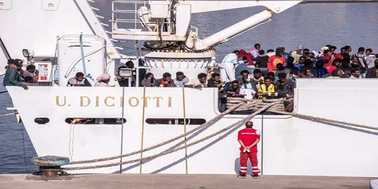 NOTIZIE DALL’ITALIA: ALCUNI MIGRANTI DELLA “DICIOTTI” CHIEDONO I DANNI A CONTE E SALVINI