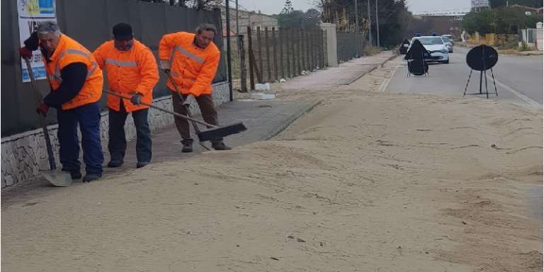 TORRE MILETO, VIA I DISAGI CAUSATI DALLA SABBIA ACCUMULATA NELLA ZONA