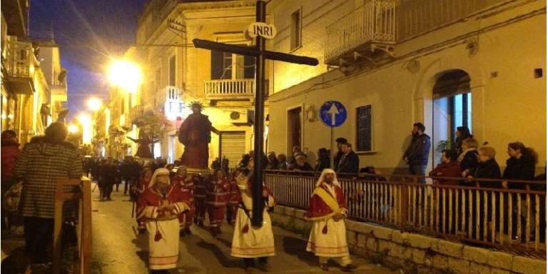 IL SILENZIO DELLA SETTIMANA SANTA OSSERVATA DALL’ANTICA CIVILTA’ CONTADINA DEL GARGANO