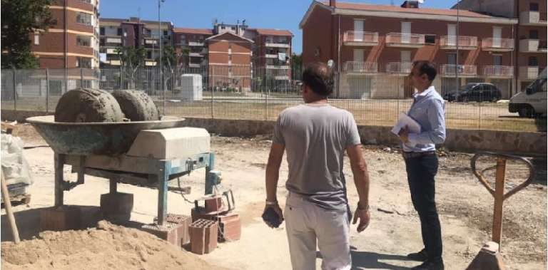 APRICENA: STRADE, SCUOLE, PIAZZE, CANALI E DECINE DI CANTIERI PUBBLICI