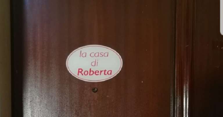 IL CENTRO ANTIVIOLENZA “IL FILO DI ARIANNA” INTITOLA LA CASA DI SEMI AUTONOMIA A ROBERTA PERILL0