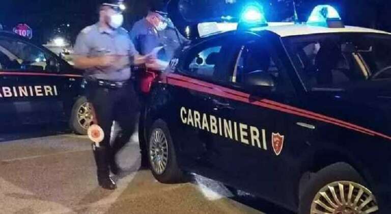 I CARABINIERI NOTIFICANO A CINQUE RAGAZZI POCO PIÙ CHE VENTENNI DASPO “WILLY”