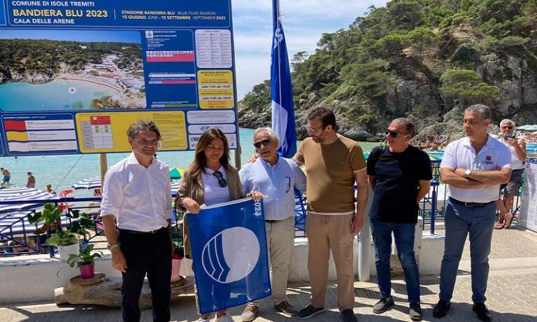 CERIMONIA DI CONSEGNA DELLA BANDIERA BLU A CALA DELLE ARENE A TREMITI